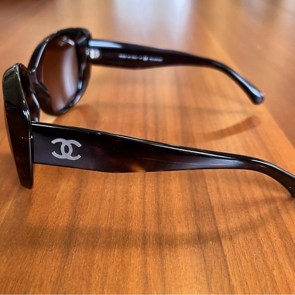 Authentic Chanel Sunglasses with box - Picture 5 of 5